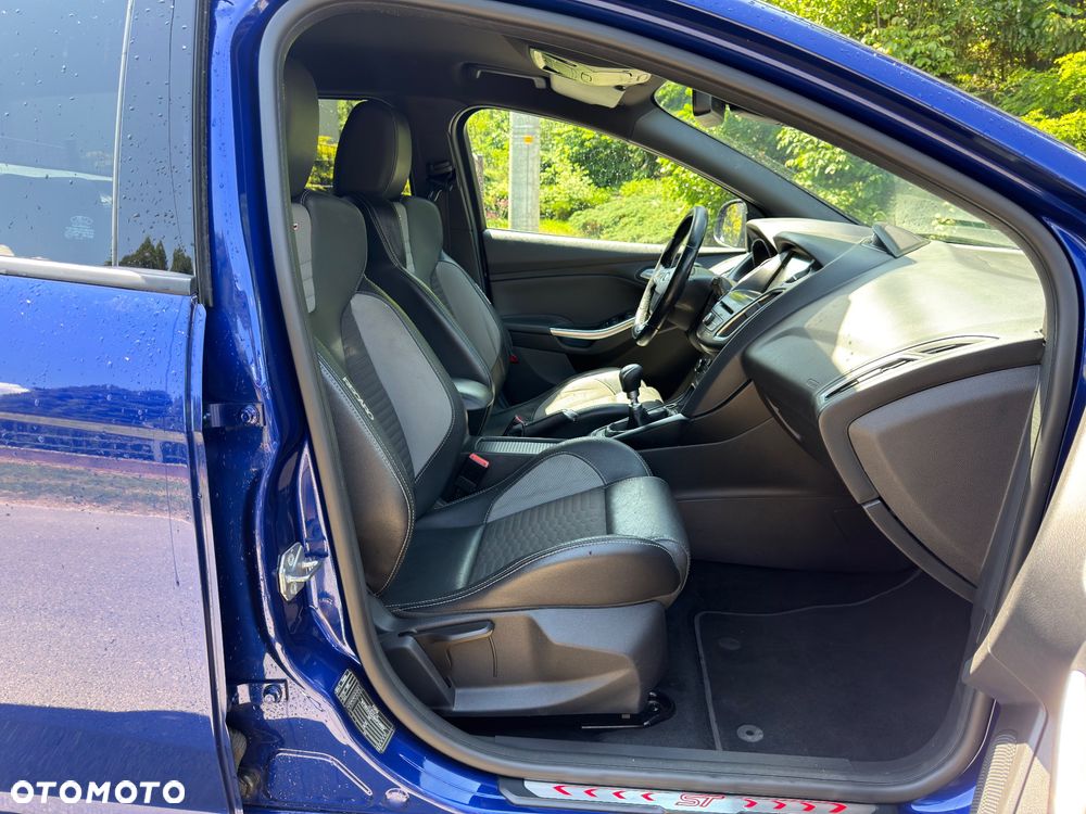 Ford Focus 2.0 TDCi ST mit Leder-Sport-Paket - 12