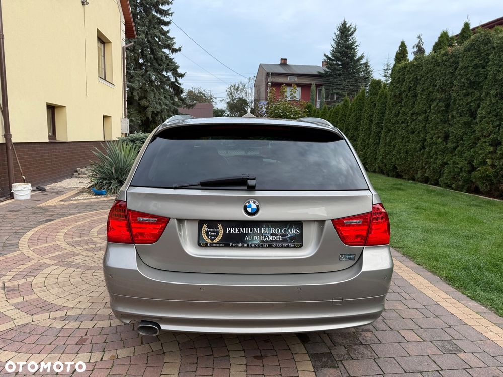 BMW Seria 3 320d Touring Sport-Aut Blue Performance Luxury Line - 12