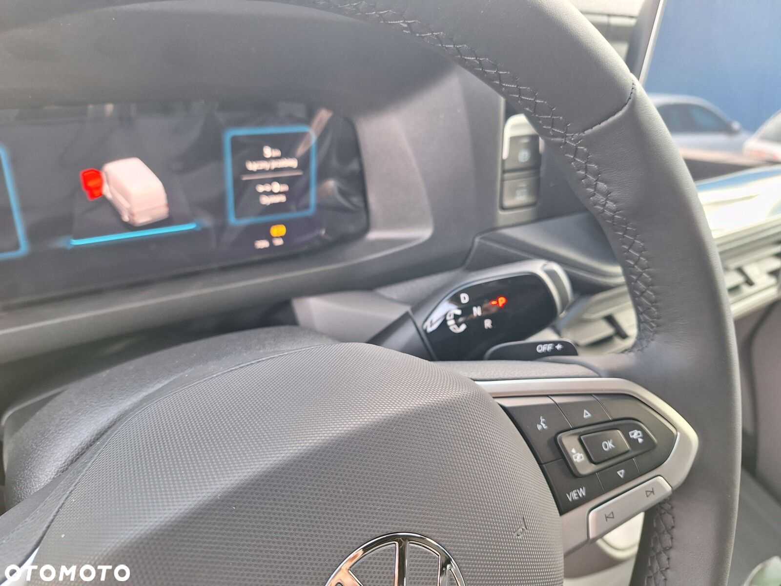 Volkswagen Crafter  35 Furgon z wysokim dachem silnik: 2,0 l EU6 SCR 140 KM / skrzynia biegów: Przedni napęd automatyczna 8-biegowa rozstaw osi: 3640 mm - 16