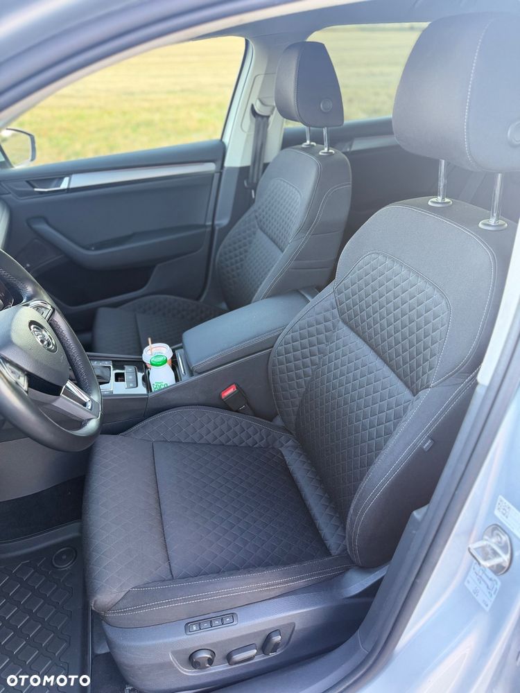 Skoda Superb 2.0 TDI Ambition DSG - 8