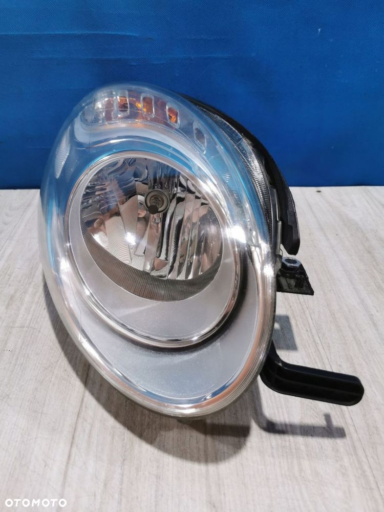 Fiat 500 L 2012/2015 lampa reflektor przód prawa Anglik - 1