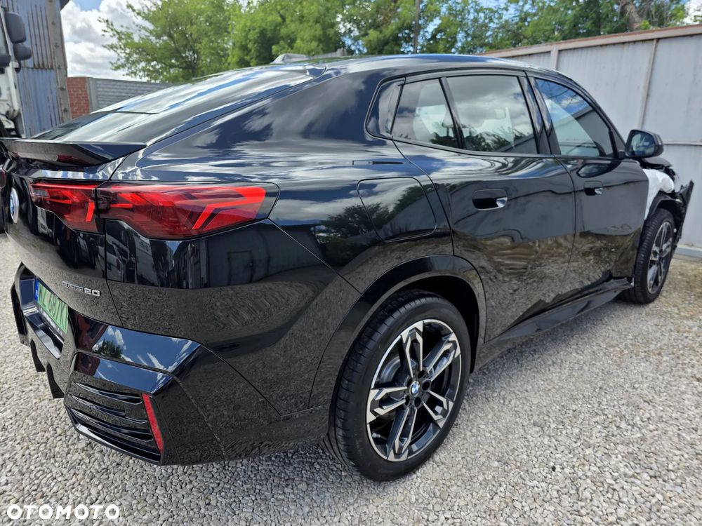 BMW iX2 eDrive20 66.5kWh M Sport - 13