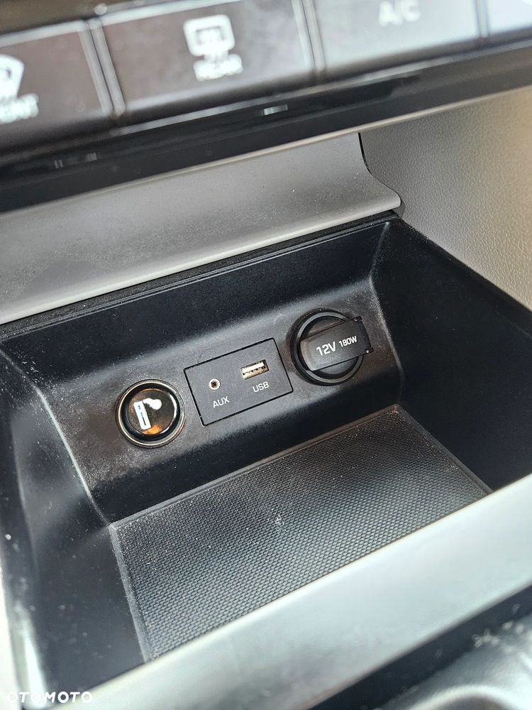 Hyundai Elantra - 27