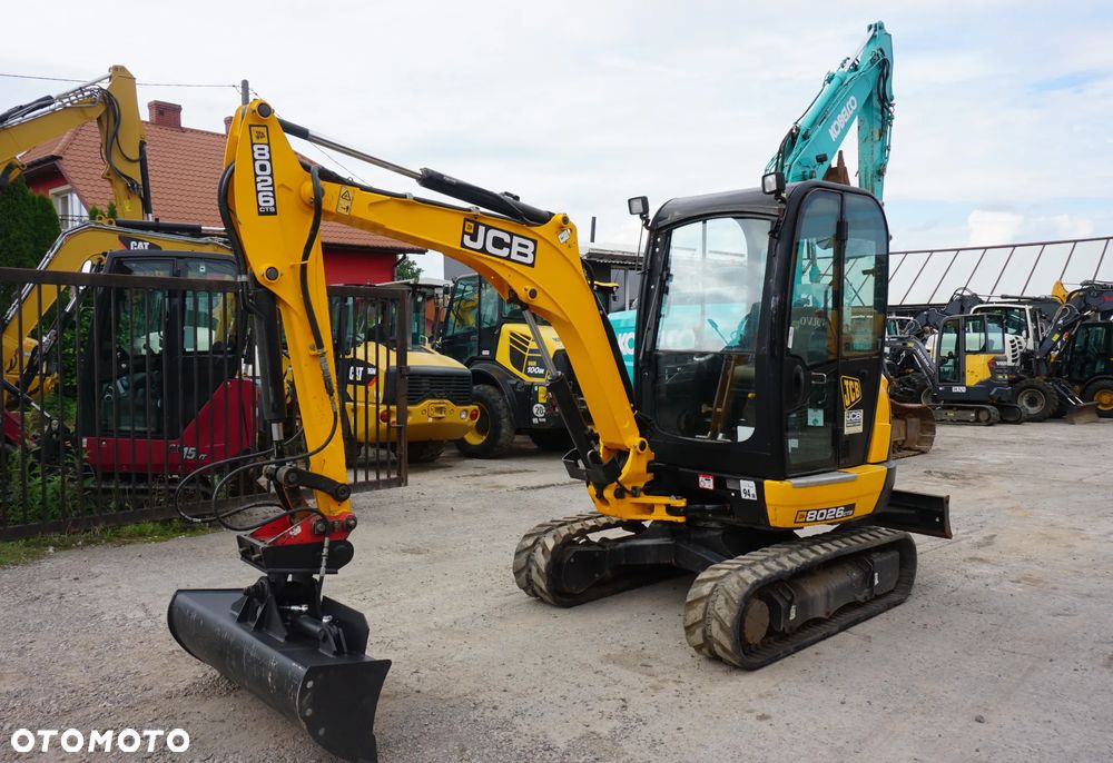 JCB 8026