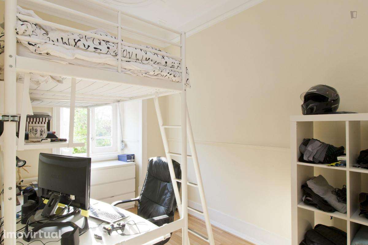 Quarto - localizado em São Sebastião Lisbon - Grande imagem: 4/15