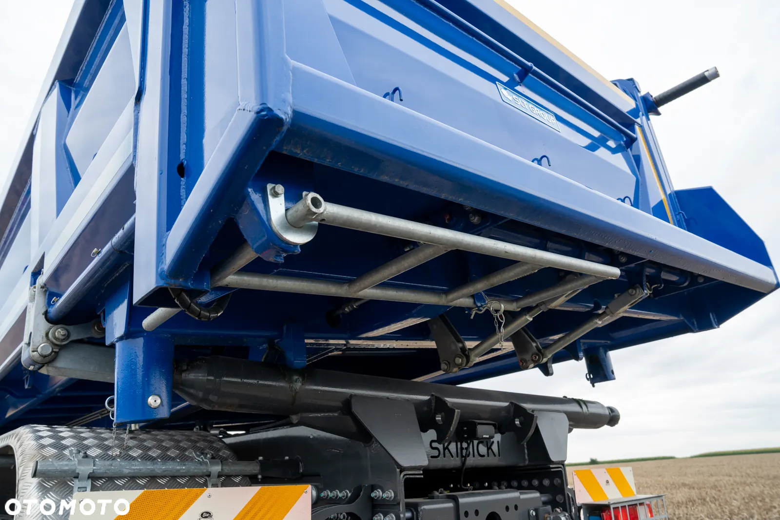 Renault K 440 6X6 - 16