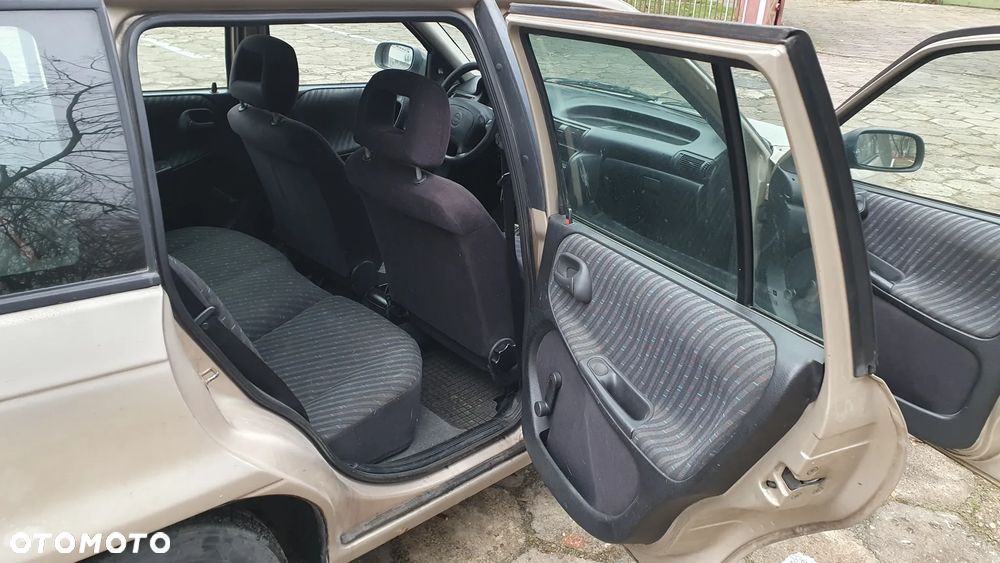 Opel Astra 1.4 16v GL - 18