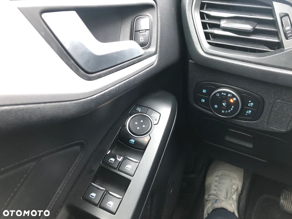 Ford Focus 1.5 EcoBlue Connected - 18