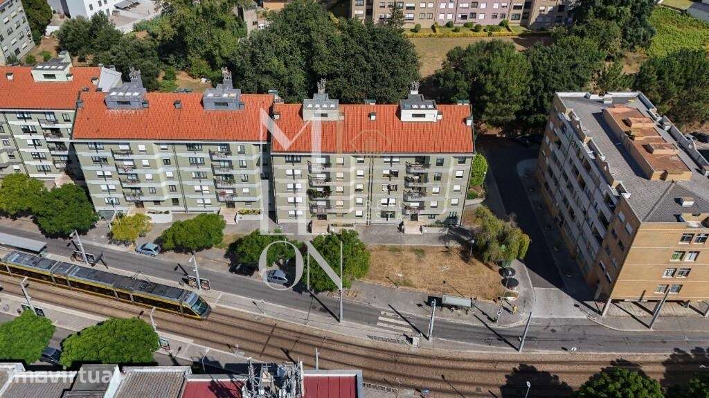T3 no último andar | Metro à porta | 10 minutos da Praia de Matosinhos - Grande imagem: 2/37