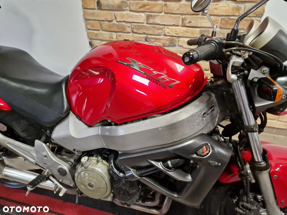 Honda X11 - 33