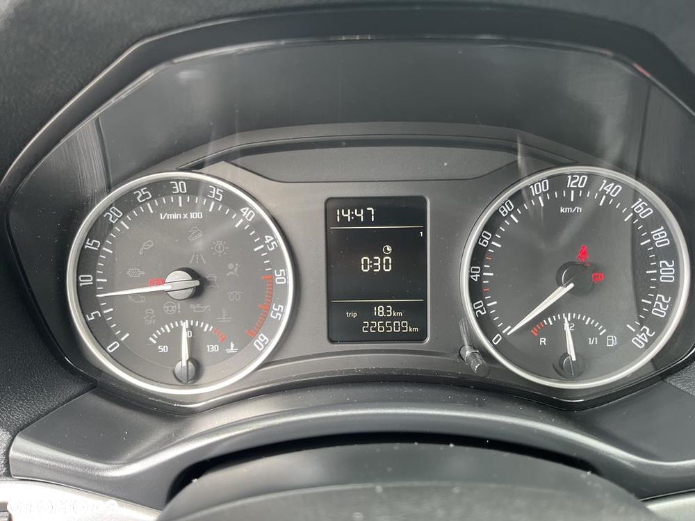 Skoda Octavia 1.6 TDI DPF Ambiente - 25