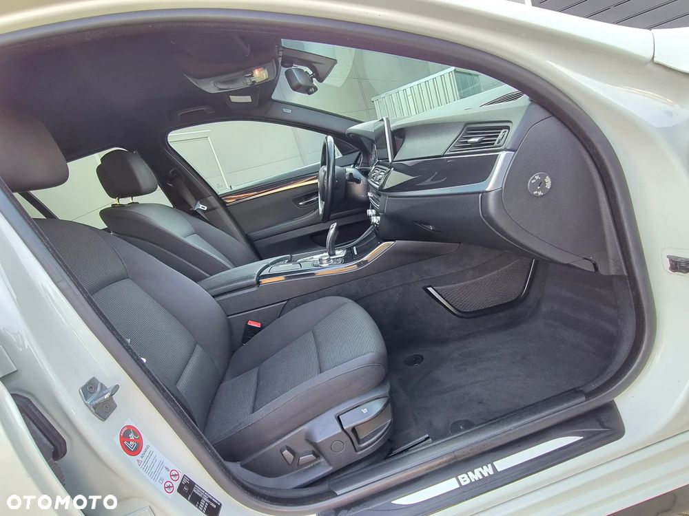 BMW Seria 5 520d Luxury Line - 7