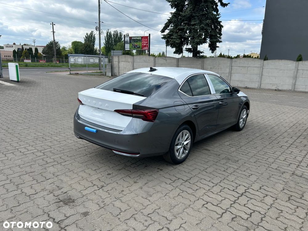 Skoda Octavia 2.0 TDI Selection DSG - 5