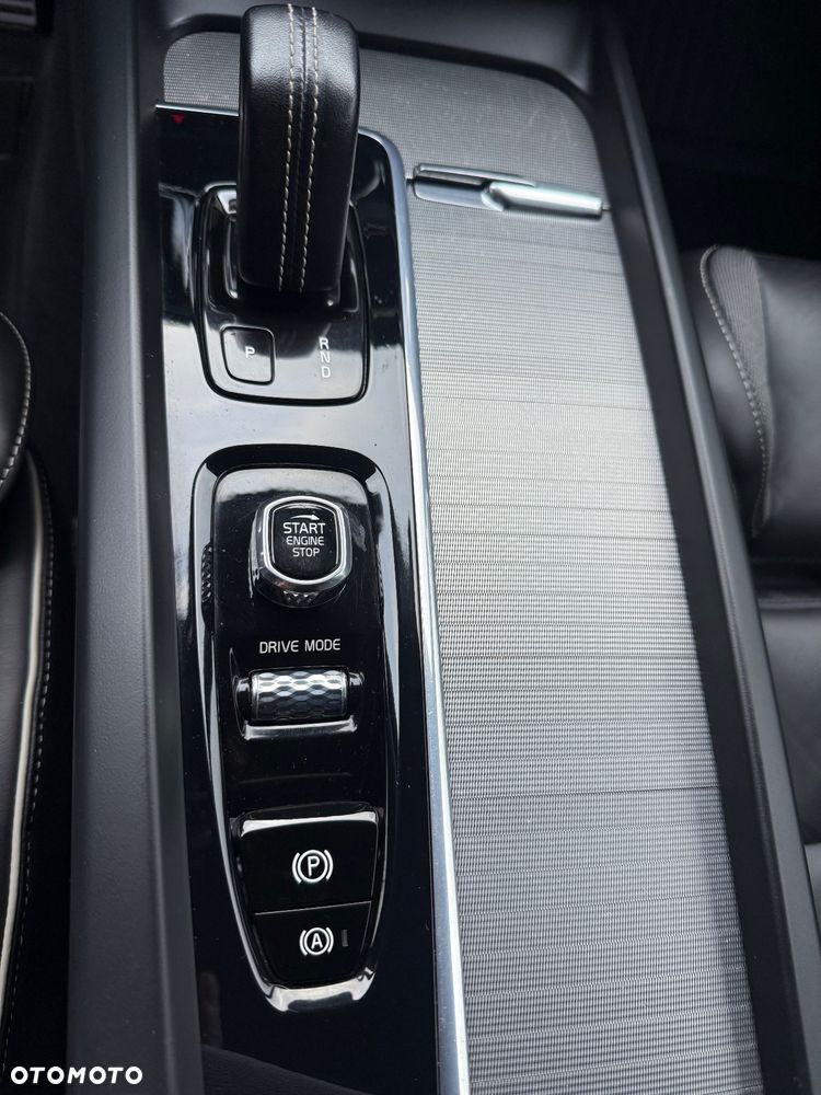 Volvo V60 B4 B R-Design - 14