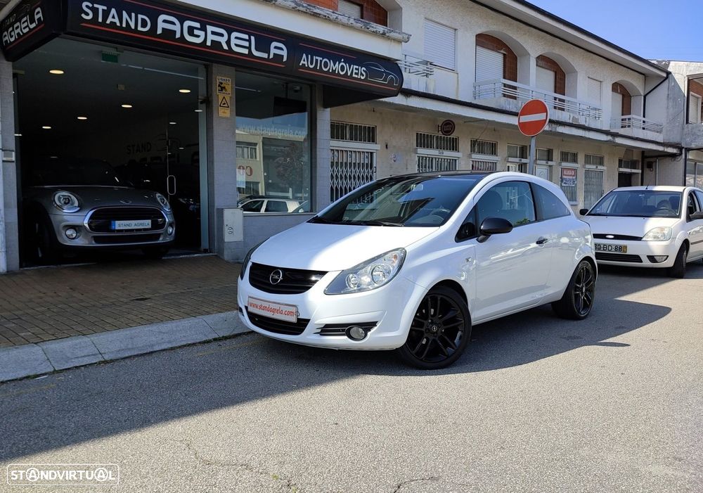 Opel Corsa 1.2 Black Edition - 1
