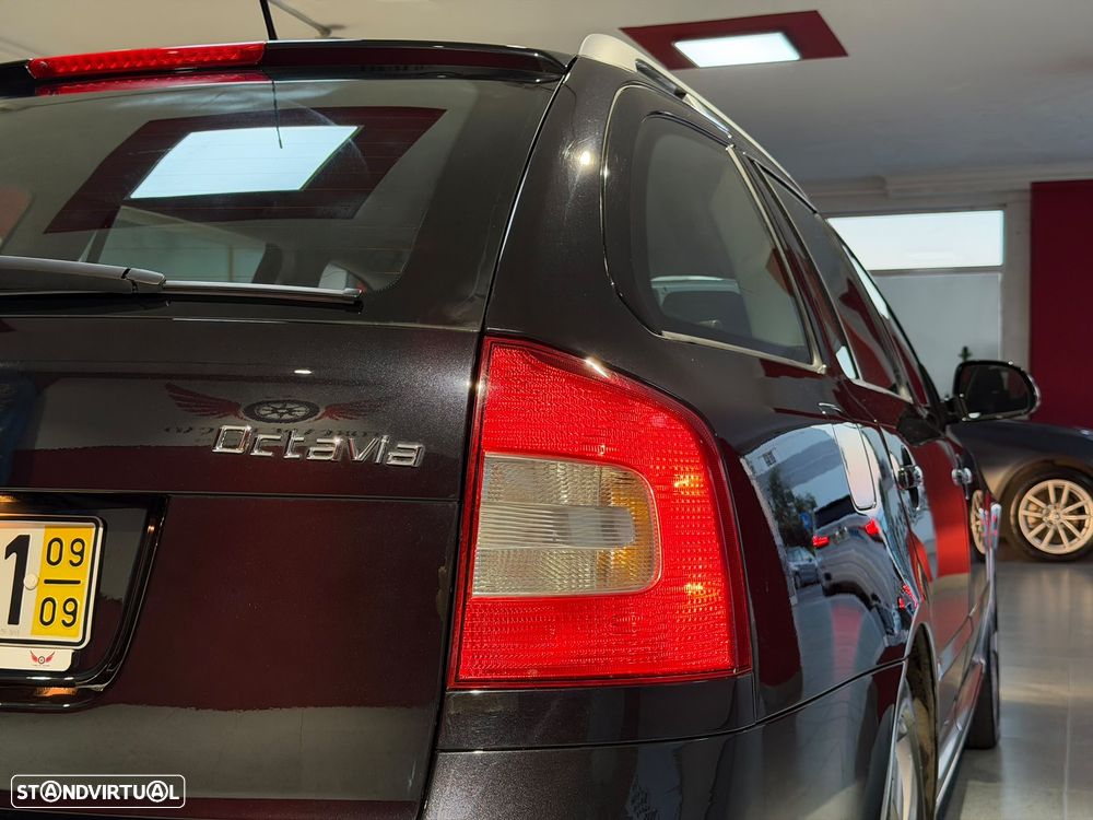Skoda Octavia Break 1.6 TDi Sportline Pack - 9