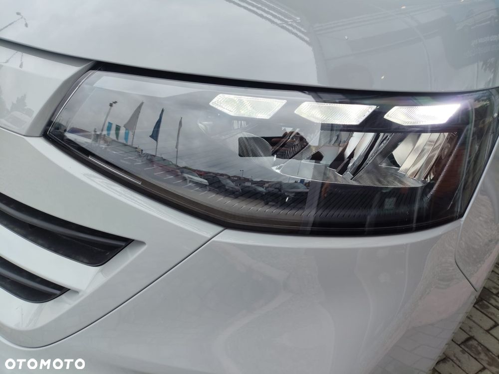 Volkswagen Caravelle - 5