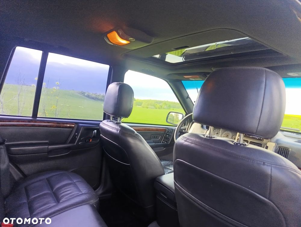 Jeep Grand Cherokee - 21