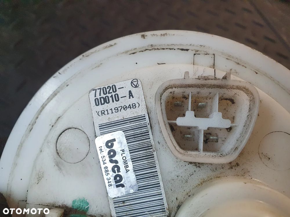 TOYOTA YARIS I 1.3 / 1.0 POMPA PALIWA 77020 0D010 A POSIADAM 2 SZT - 3