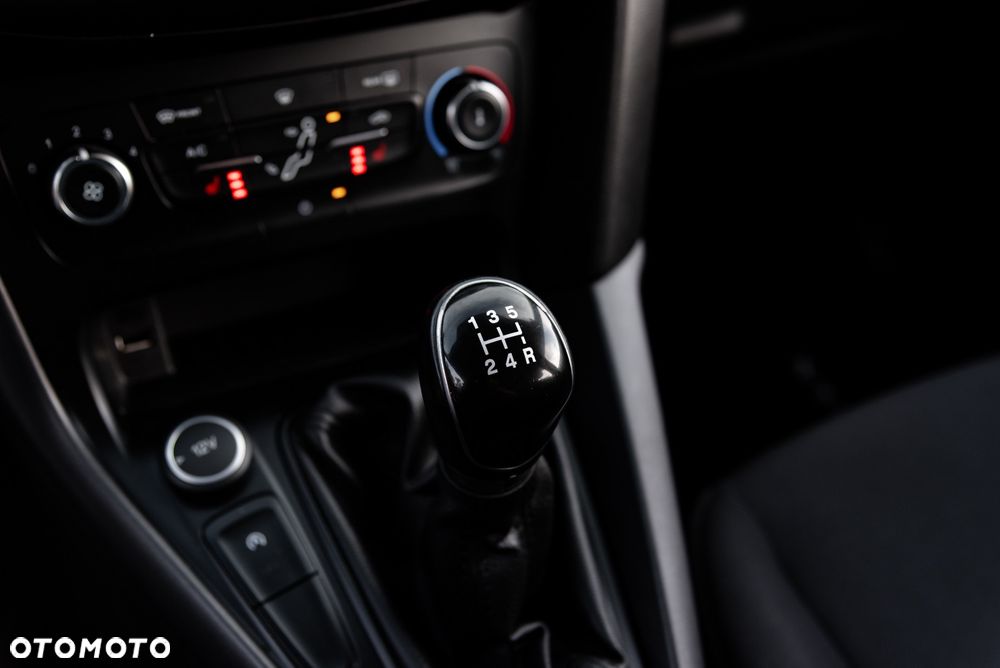 Ford Focus 1.0 EcoBoost Trend - 34