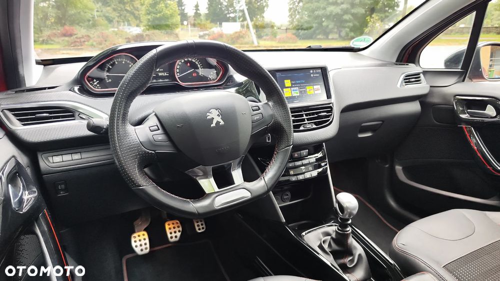 Peugeot 2008 1.2 PureTech GT Line S&S - 23