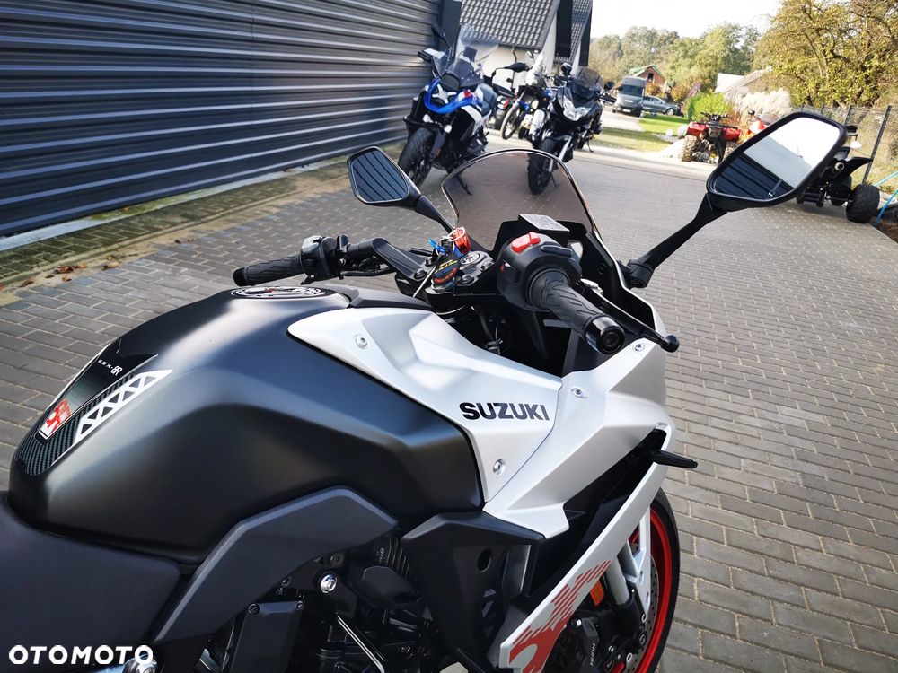 Suzuki GSX - 10