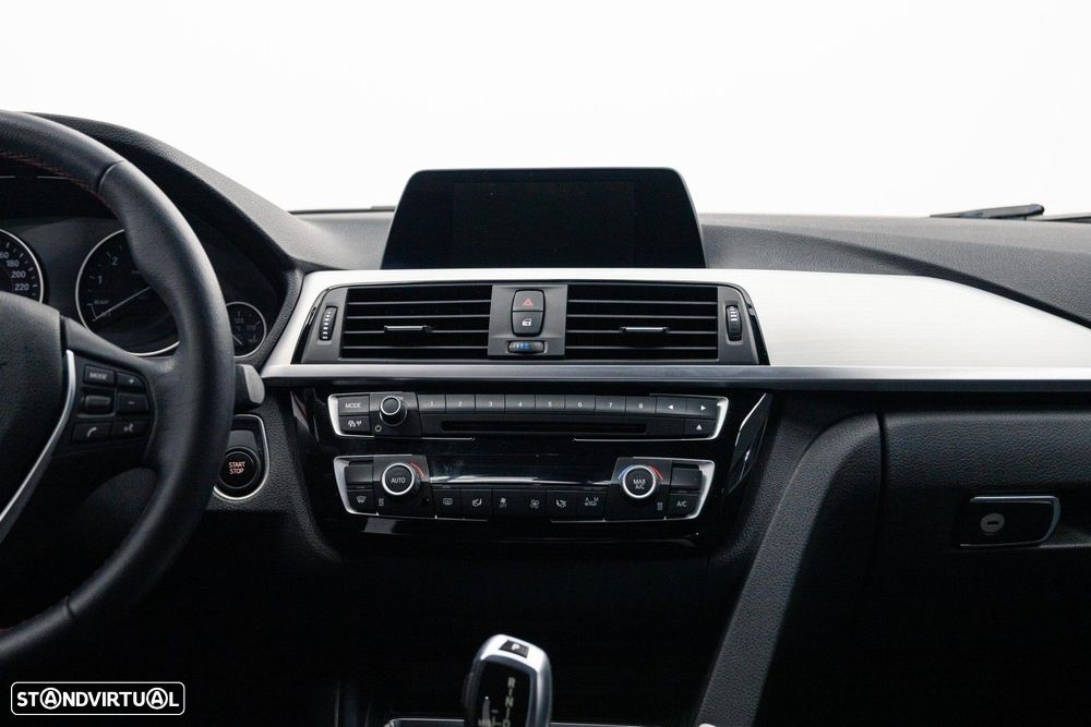 BMW 330 e iPerformance Line Sport - 16