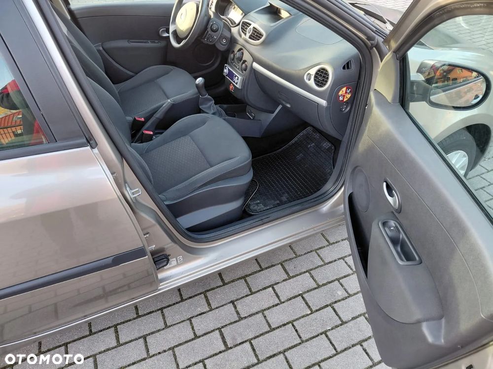 Renault Clio 1.2 16V 75 Collection - 6