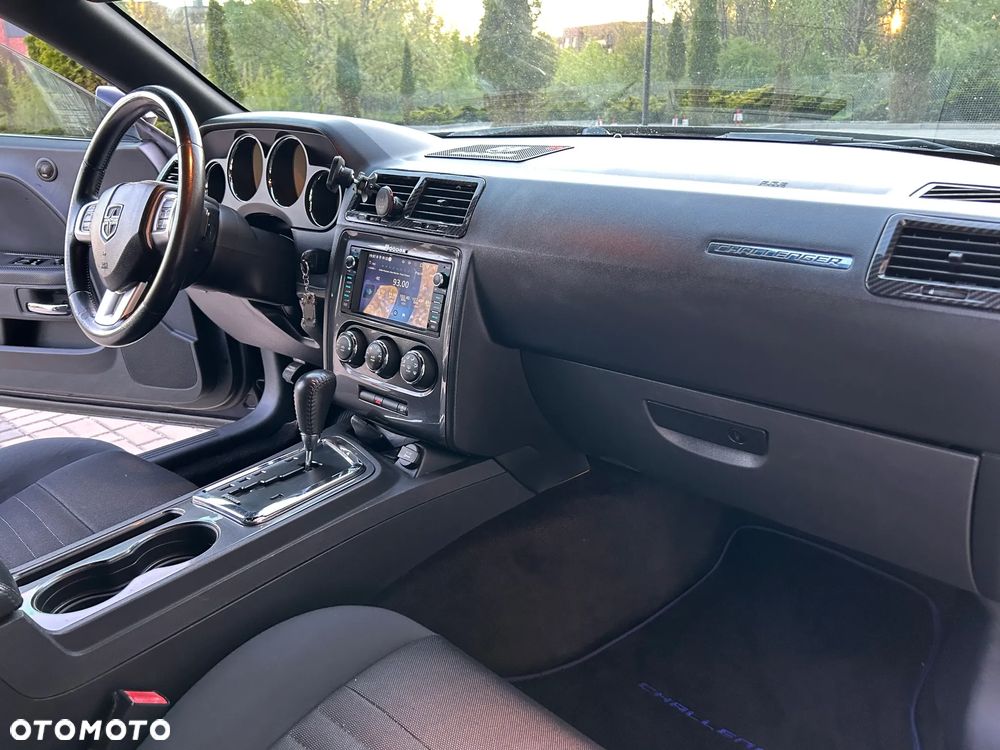 Dodge Challenger 3.5 SE - 24