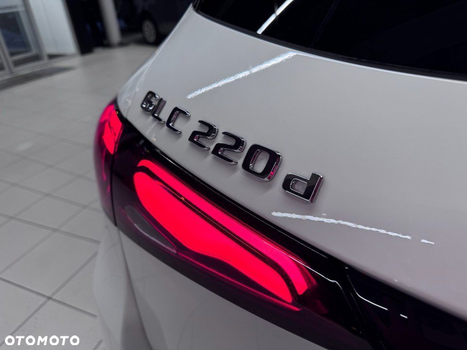 Mercedes-Benz GLC - 12