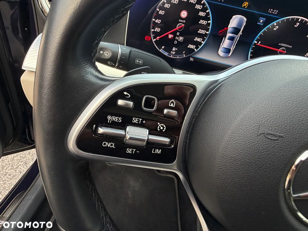 Mercedes-Benz Klasa E 220 d 4-Matic 9G-TRONIC - 26