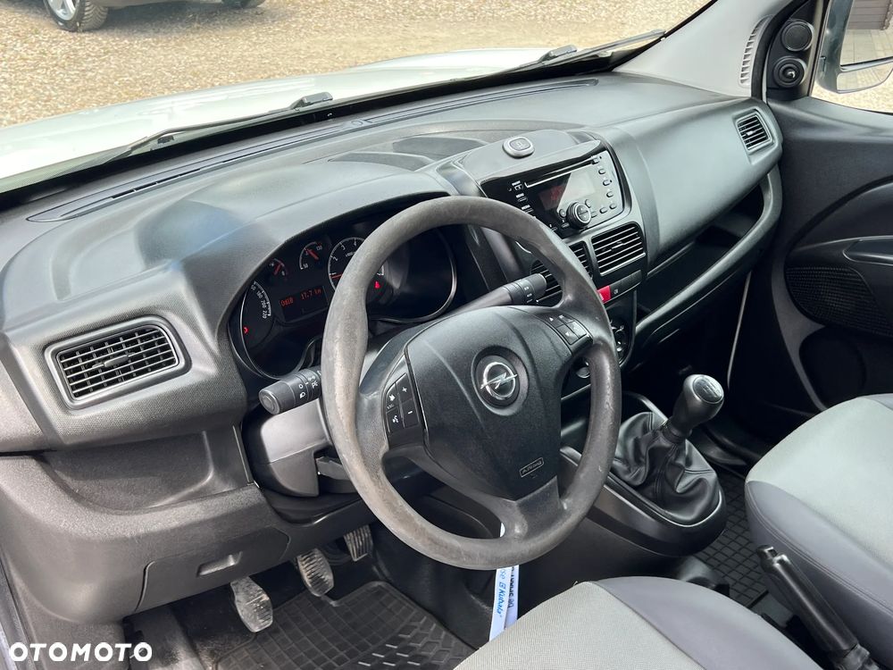 Opel COMBO - 12