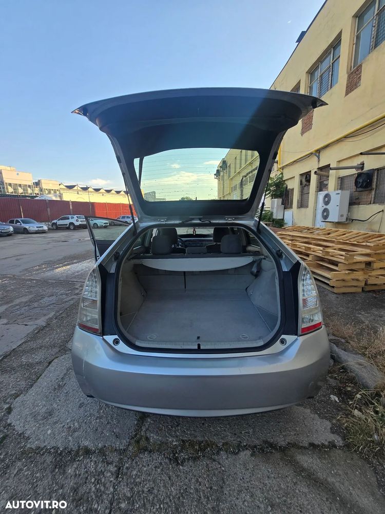 Toyota Prius (Hybrid) Luna - 22