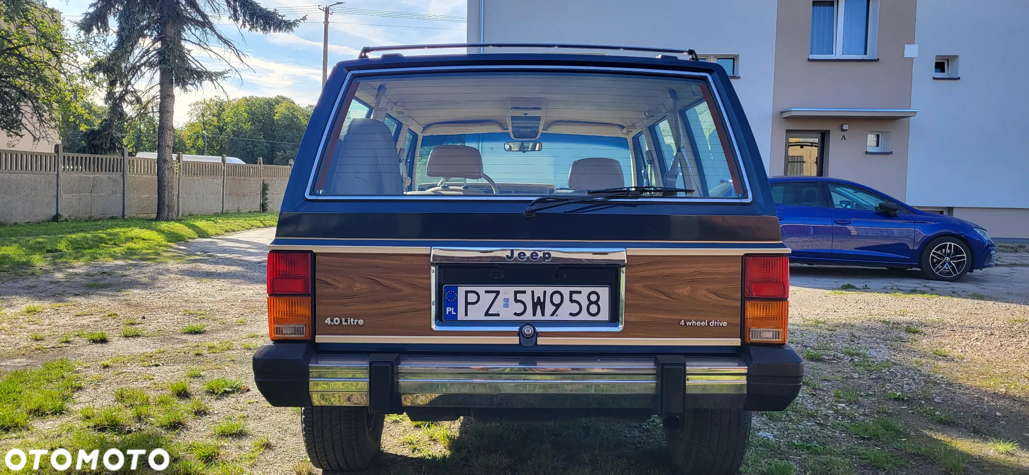 Jeep Cherokee - 4