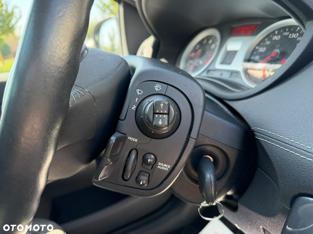 Renault Clio 1.2 16V Dwudziestka - 14