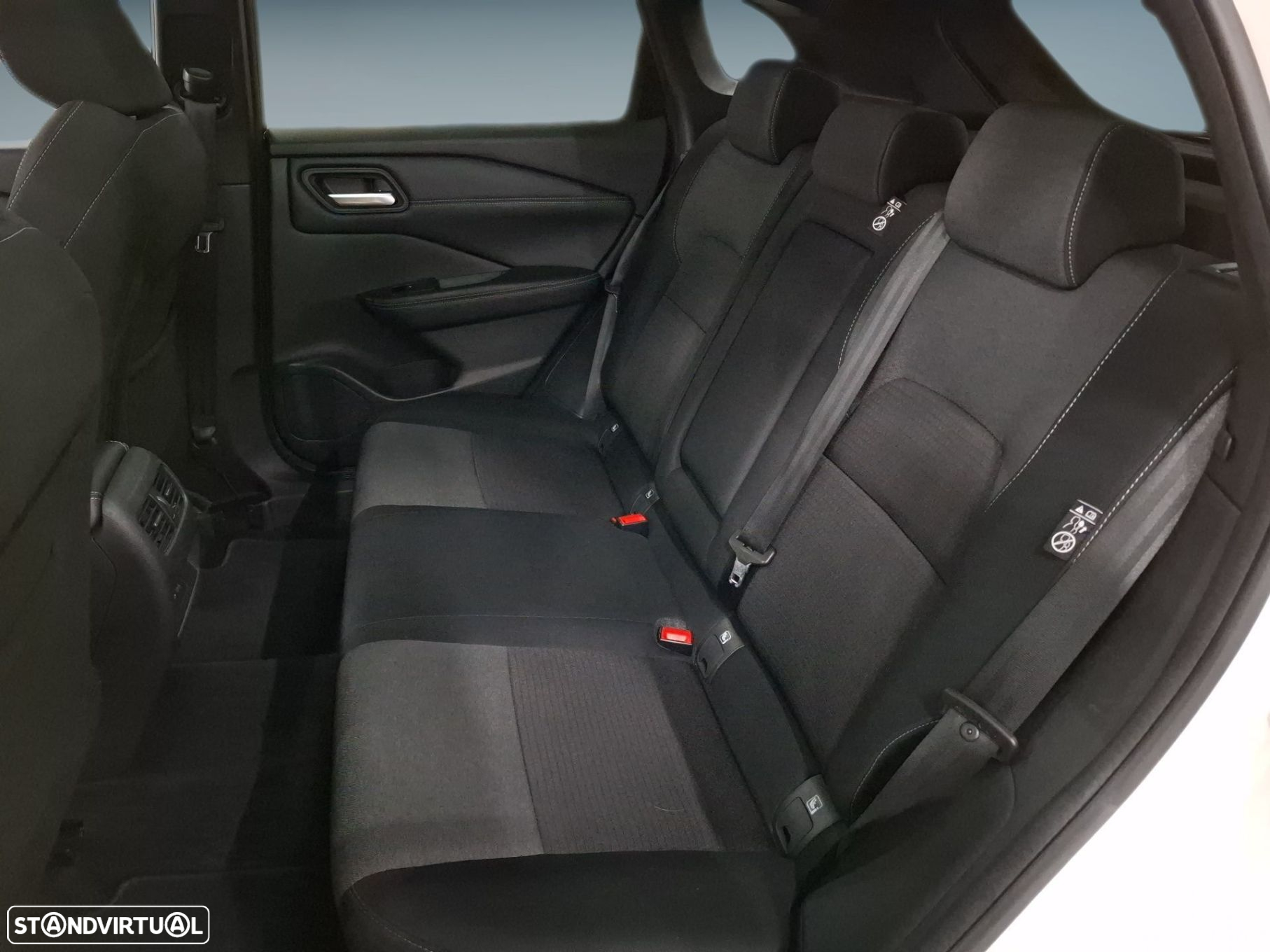 Nissan Qashqai 1.3 DIG-T N-Connecta LED+TT+SKY Xtronic - 14