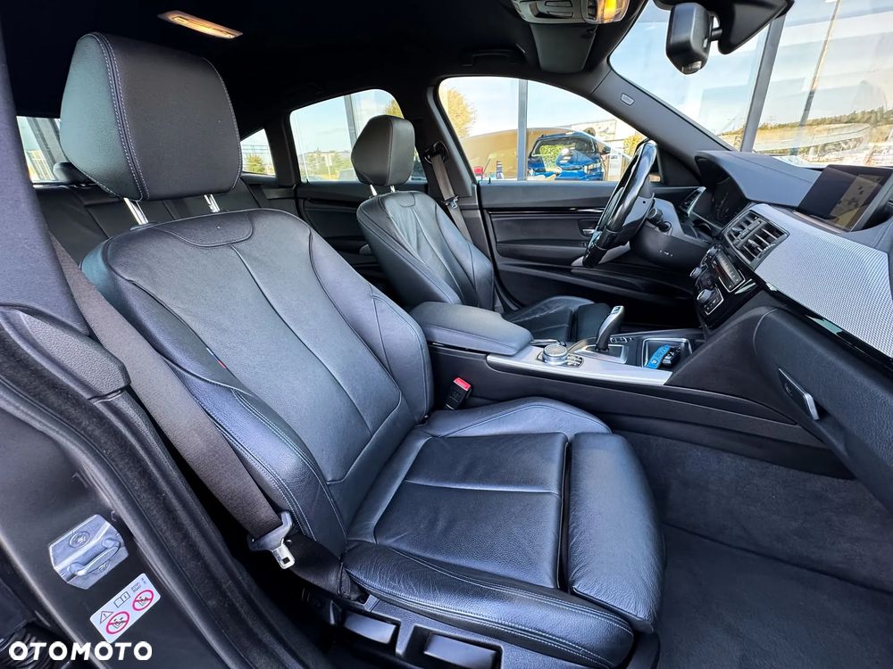 BMW 3GT 320d xDrive M Sport - 12