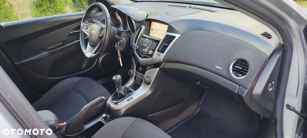Chevrolet Cruze - 30