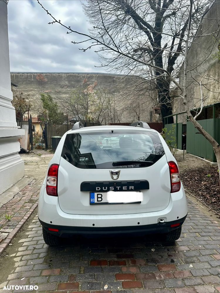 Dacia Duster 1.6 4x2 Laureate - 11
