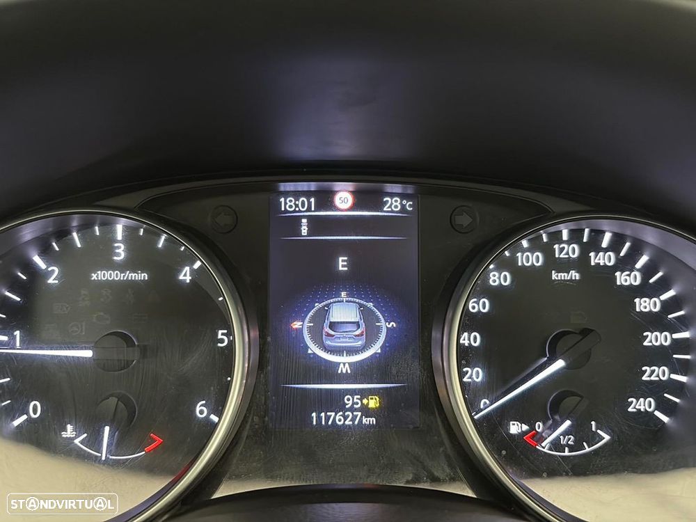 Nissan Qashqai 1.5 dCi N-Connecta 18 - 11