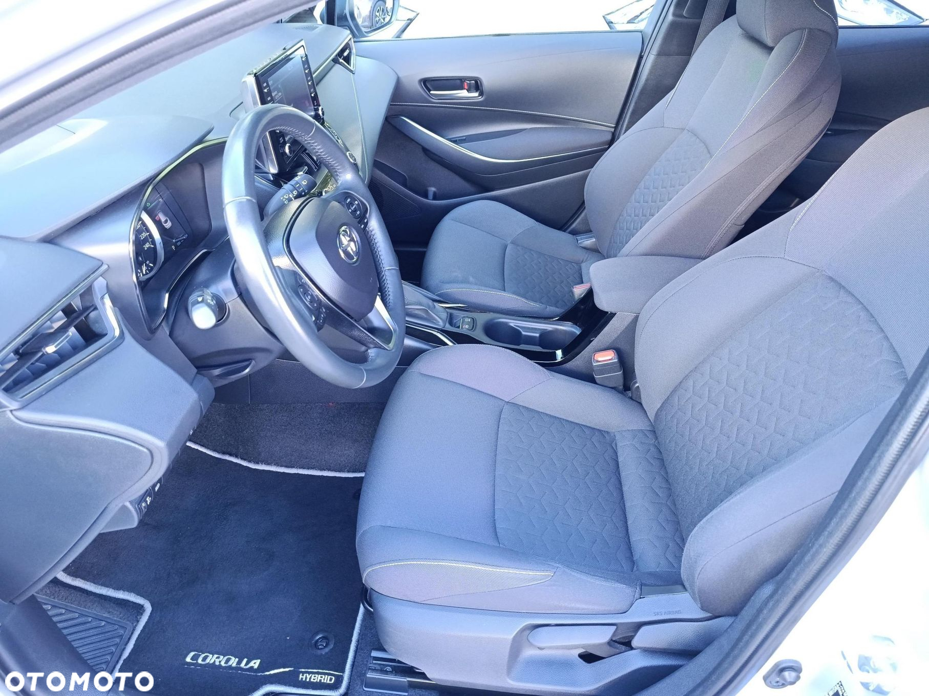 Toyota Corolla 1.8 Hybrid Comfort - 22