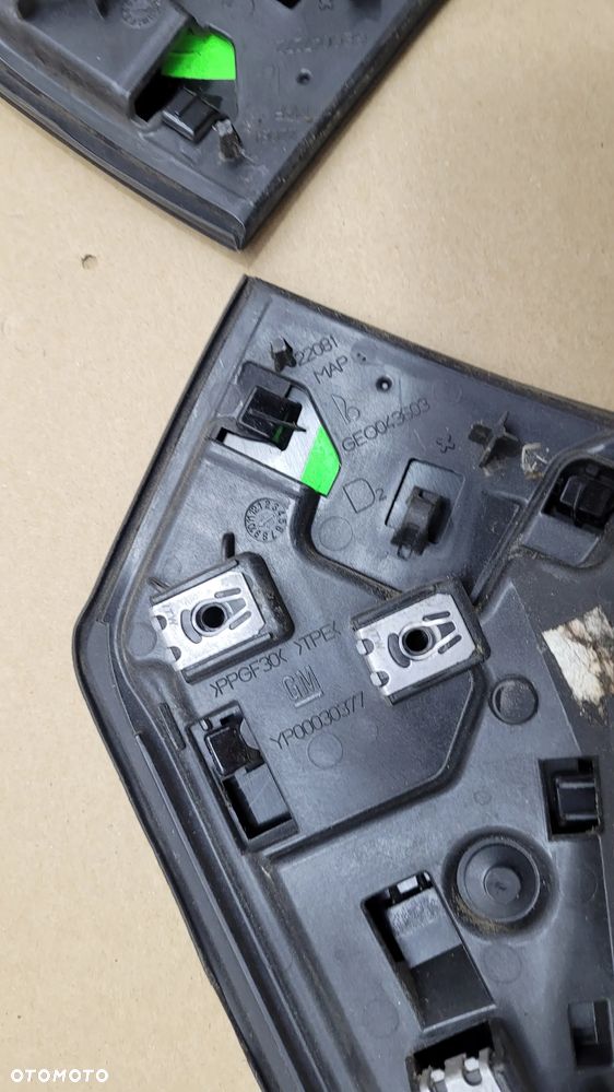 OPEL GRANDLAND X Plastik obudowa osłona bagażnika klapy LEWY PRAWY YP00030377 oryginał - 3