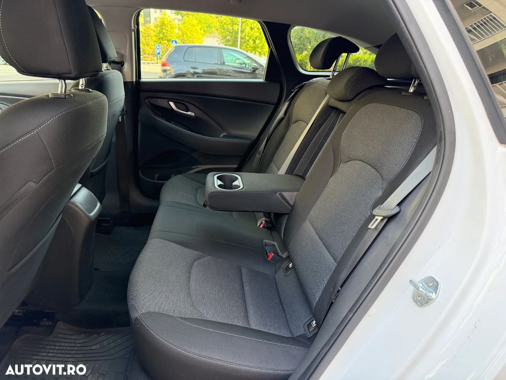 Hyundai i30 1.5 110CP 5DR M/T Highway - 19