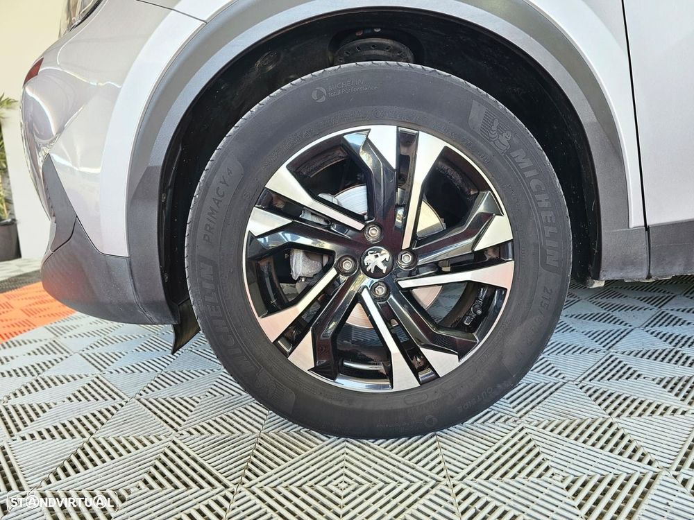 Peugeot 2008 1.2 PureTech Allure - 10