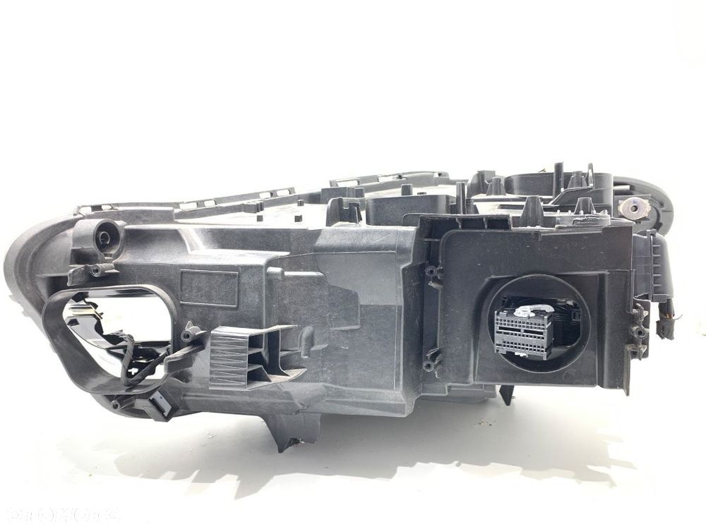 REFLEKTOR PRAWY PRZÓD XENON  BMW X2 (F39) 2017 - 2022 sDrive 18 i 103 kW [140 KM] benzyna 2018 - - 5