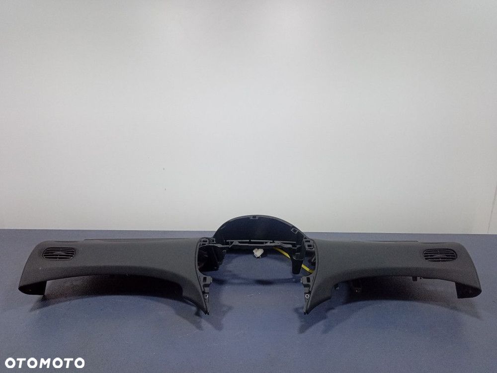 TOYOTA YARIS VERSO DESKA ROZDZIELCZA KONSOLA EU - 1