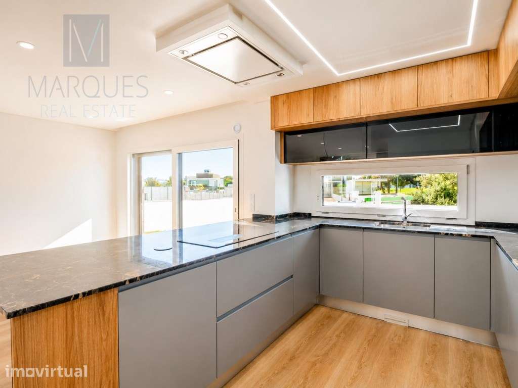 Moradia V4 com Garagem, Jardim e Piscina nas Quintinhas - Charneca ... - Grande imagem: 5/29