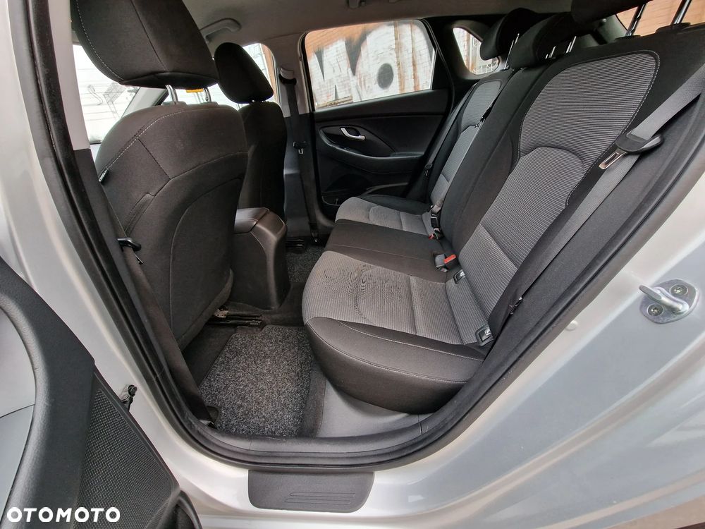 Hyundai i30 1.4 Comfort - 14