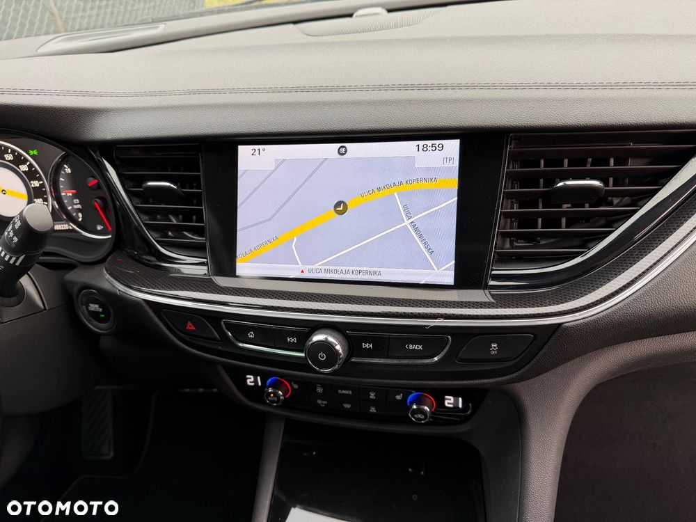 Opel Insignia - 16