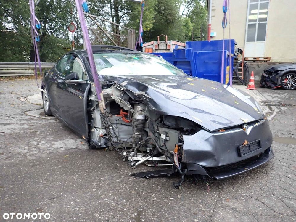 Tesla Model S Long Range Plus - 2